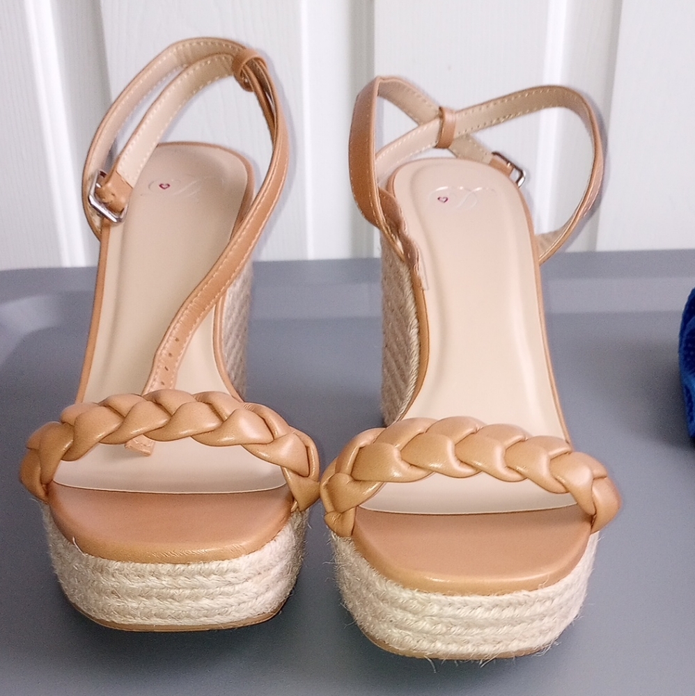 Michaela Wedge Tan Sandal Size 10